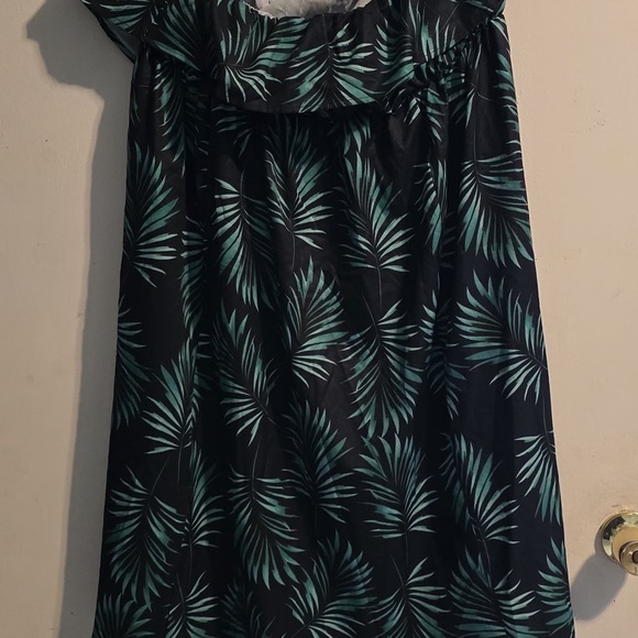 Tropical Leaf Print Strapless Dress - Picture 6 of 11